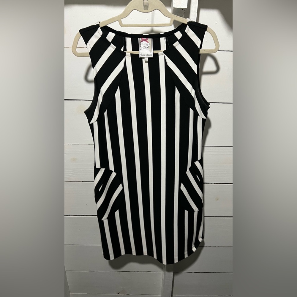 Striped dress with pockets!